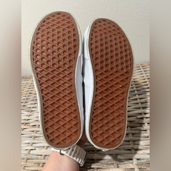 Vans women’s size 6.5 Tie-Dye Slip-On Shoes, casual, canvas sneakers, EUC - Picture 6 of 6